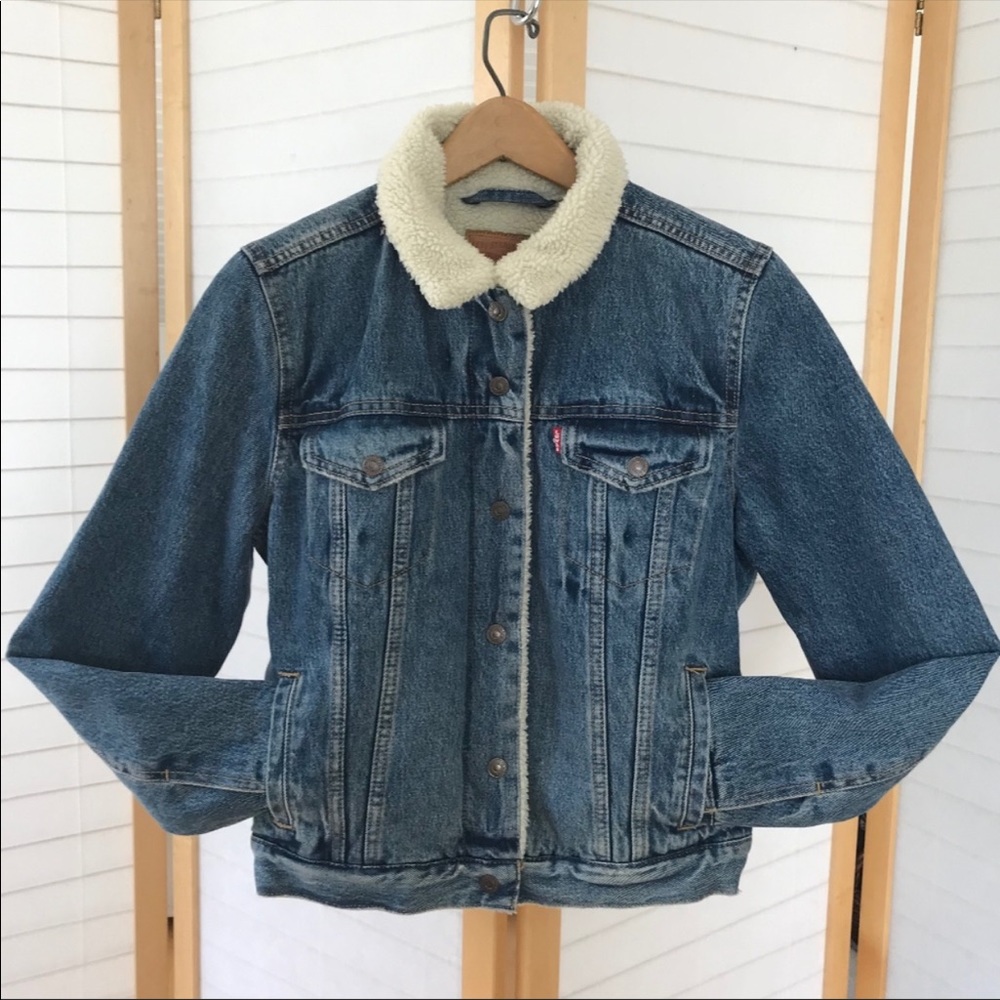 Levi's Sherpa lined denim trucker jean jacket EUC